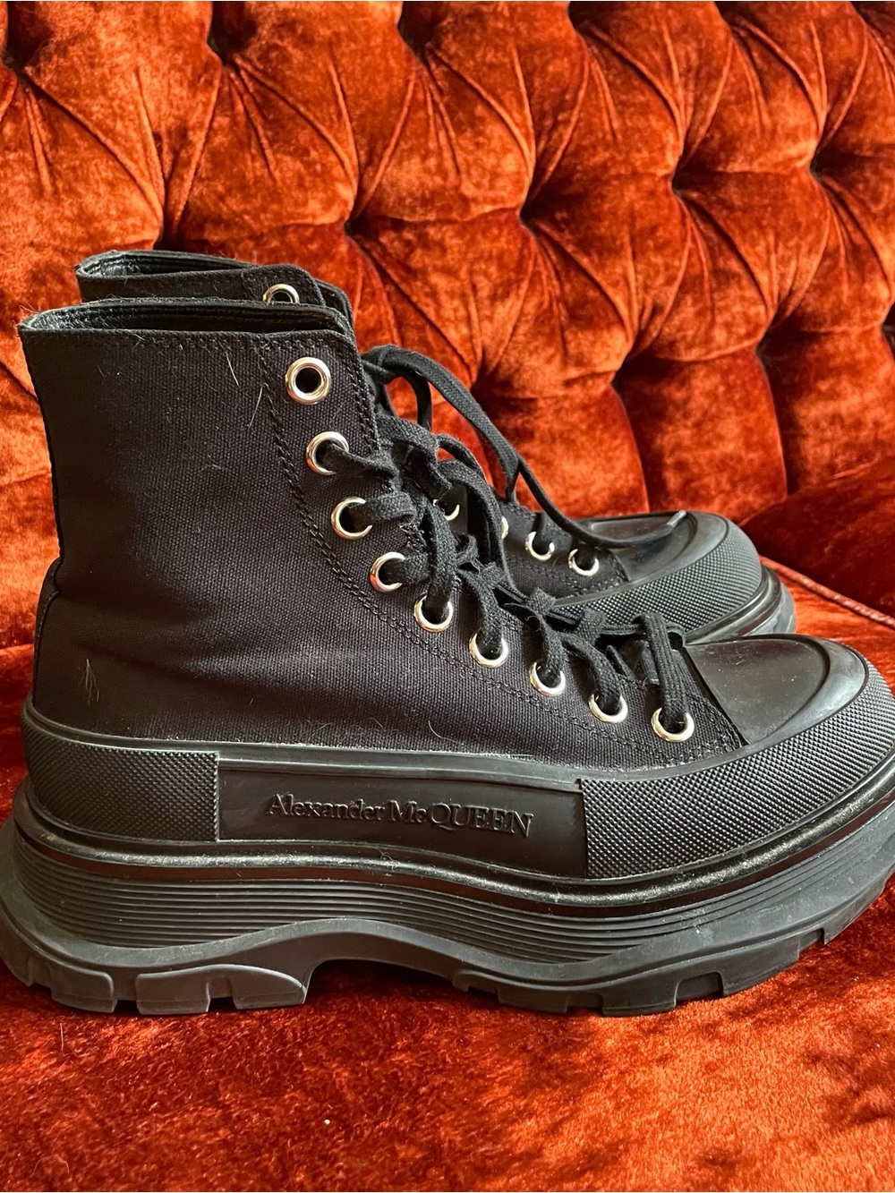 Alexander McQueen Black Chunky Platform Lace-Up Boots - Picture 2 of 8